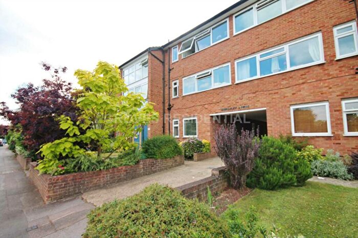 1 Bedroom Flat To Rent In Sandal Road, New Malden, KT3