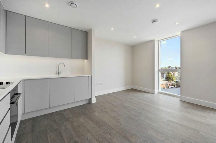 1 Bedroom Flat To Rent In Ruckholt Road, London, E10