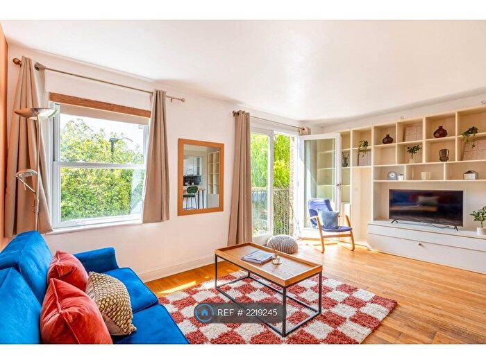 2 Bedroom Flat To Rent In Hercules Place, London, N7