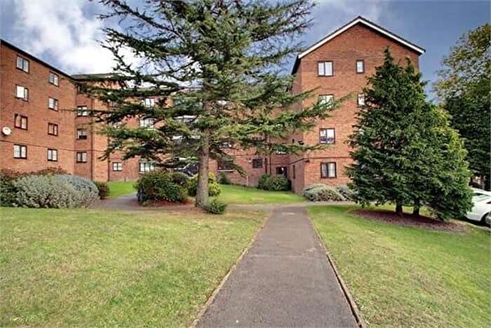 2 Bedroom Flat To Rent In Hawarden Hill, London, NW2
