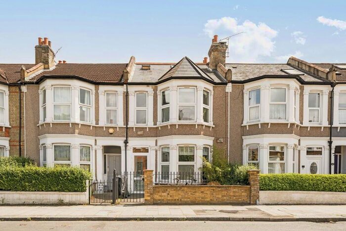 2 Bedroom Flat To Rent In Chudleigh Road, London, SE4
