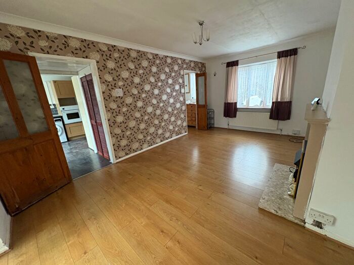 3 Bedroom Terraced House To Rent In Almond Avenue, West Drayton, UB7