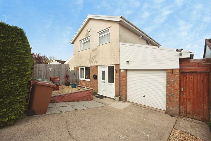 3 Bedroom Detached House For Sale In Pen Y Cae, Caerphilly, CF83