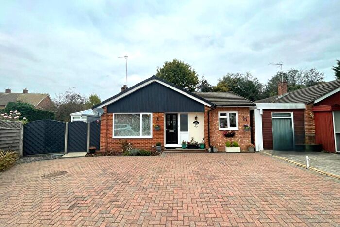 2 Bedroom Bungalow For Sale In Ewins Close, Ash, Surrey, GU12