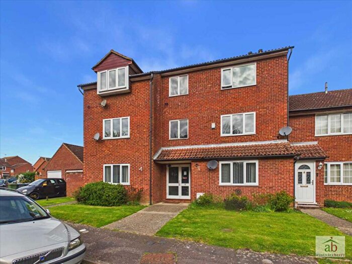 1 Bedroom Apartment For Sale In Ashground Close, Trimley St. Martin, IP11
