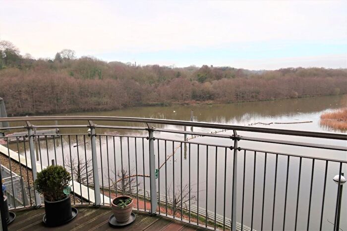 2 Bedroom Flat To Rent In Roma, Watkiss Way, Cardiff, CF11