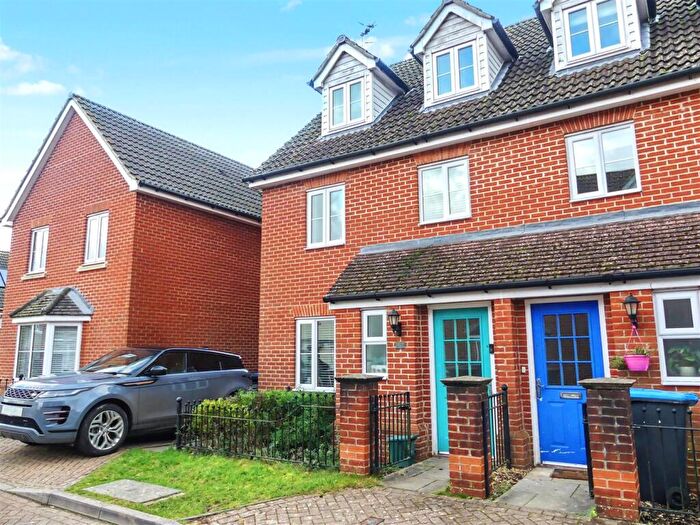 4 Bedroom Semi-Detached House For Sale In Knights Mead, Lingfield, RH7