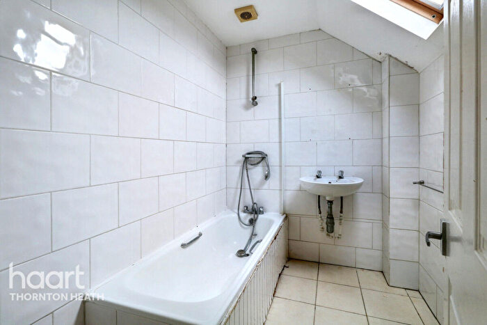 2 Bedroom Flat For Sale In Melfort Road, Thornton Heath, CR7