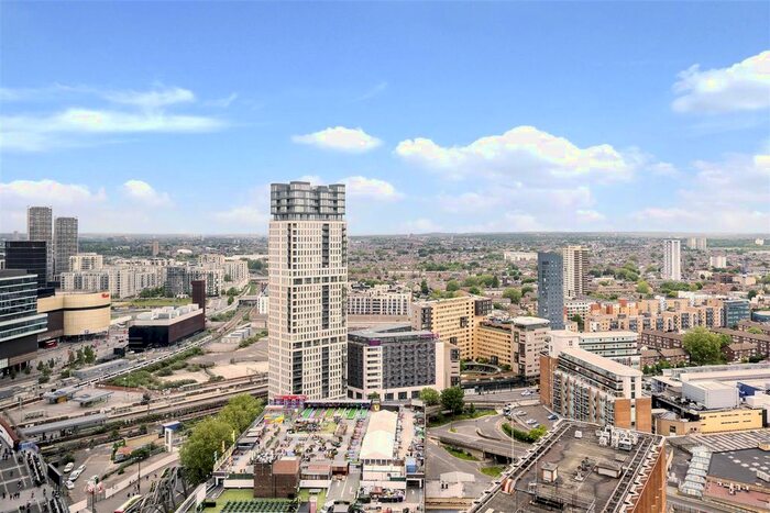 2 Bedroom Flat To Rent In Stratosphere Tower, London, E15