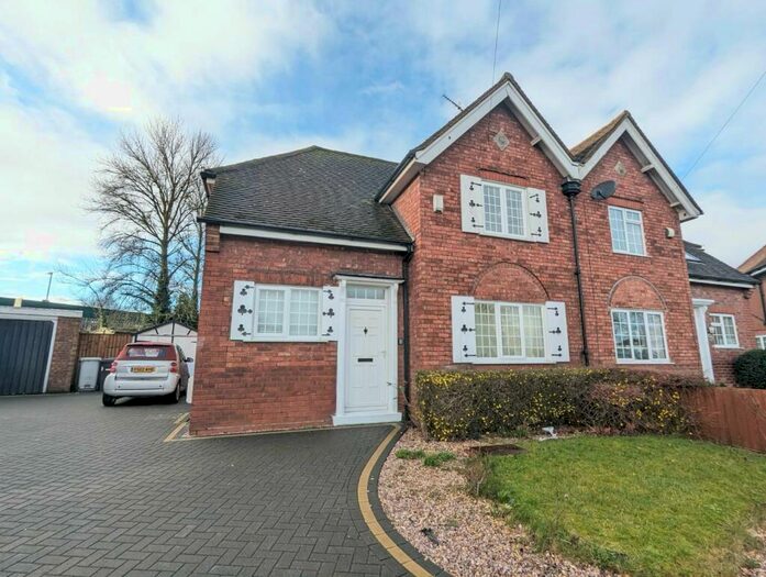 3 Bedroom Semi-Detached House To Rent In Legion Crescent, Kettering, NN16