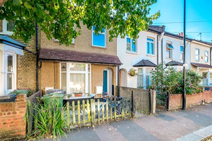 1 Bedroom Apartment To Rent In Wadley Road, Leytonstone, E11