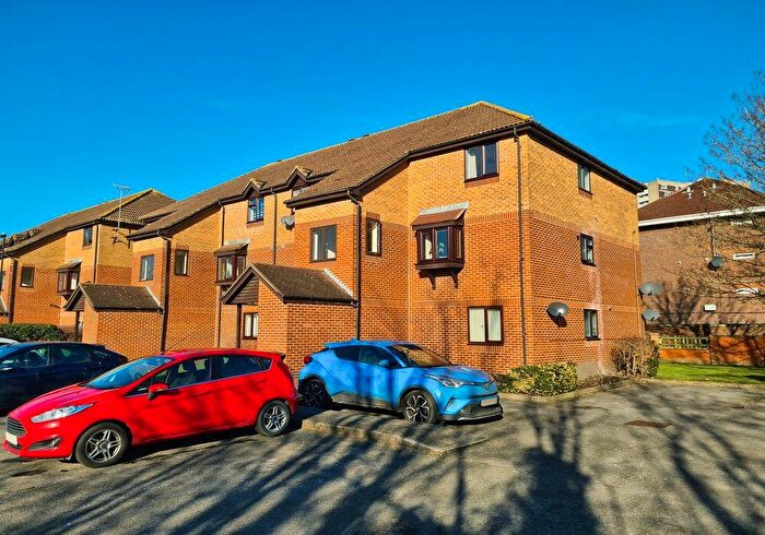 1 Bedroom Flat For Sale In Brunel Road, Southampton, SO15