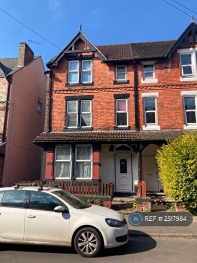 5 Bedroom Semi-Detached House To Rent In Burford Road, Nottingham, NG7