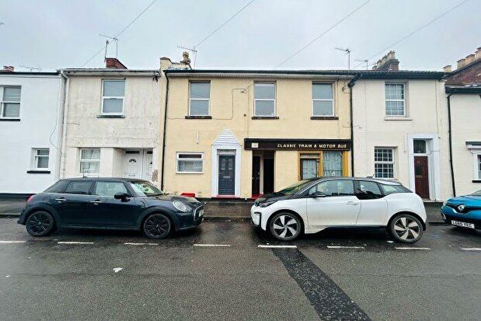 2 Bedroom Flat To Rent In George Street, Leamington Spa, CV31