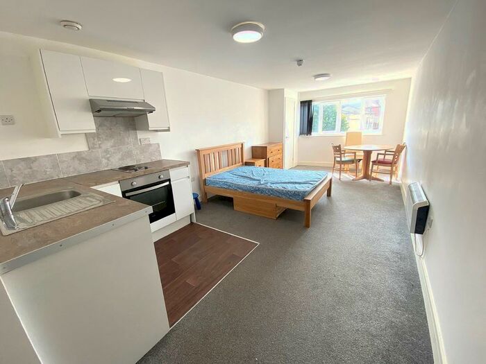 Studio To Rent In Lake Road, Portsmouth, PO1