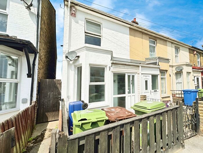 3 Bedroom End Terrace House For Sale In Murston Road, Sittingbourne, ME10