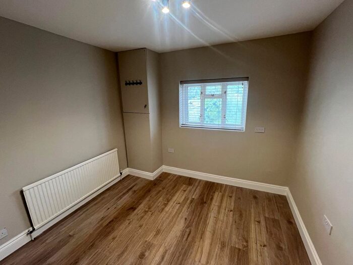 Studio To Rent In Ilford Lane, Ilford, IG1