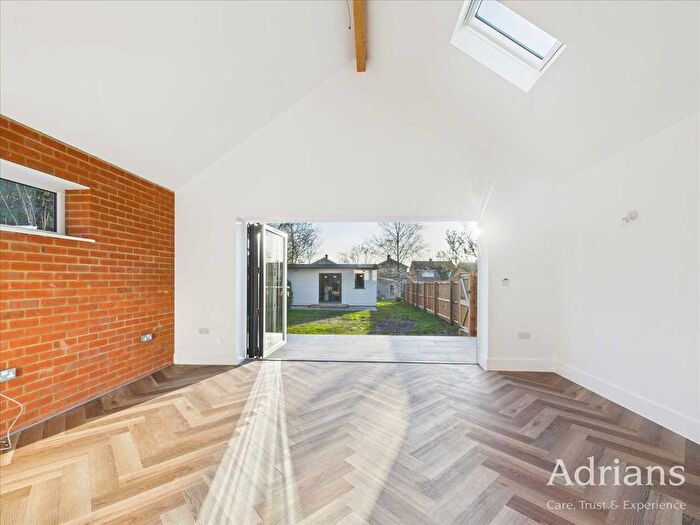 3 Bedroom Bungalow For Sale In Writtle Road, Chelmsford, CM1