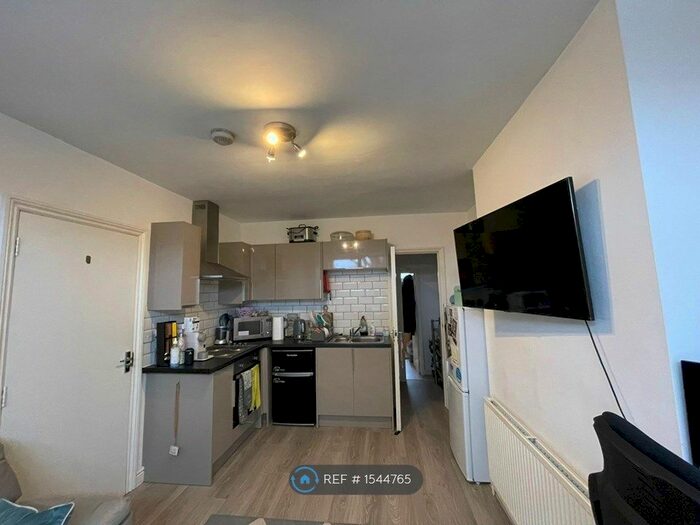 2 Bedroom Flat To Rent In Bournville, Birmingham, B30