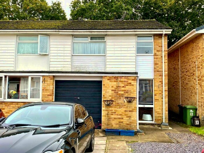 3 Bedroom Semi-Detached House For Sale In Hedge End, SO30