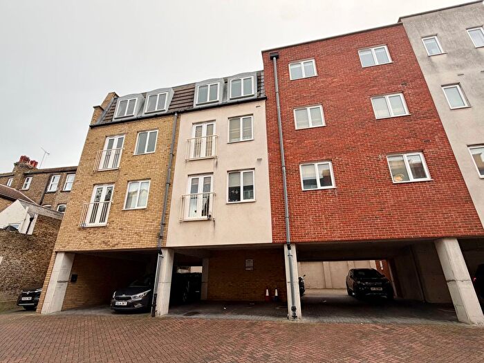 2 Bedroom Flat To Rent In Dane Road, Margate, CT9