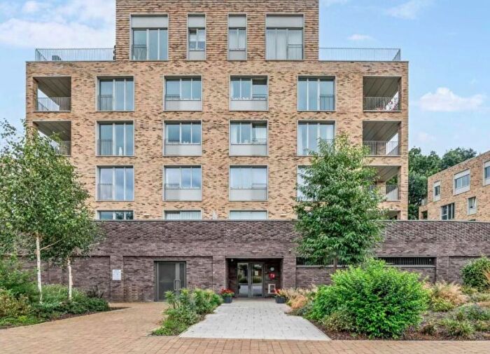 2 Bedroom Flat To Rent In Cornforth Lane, Mill Hill, NW7