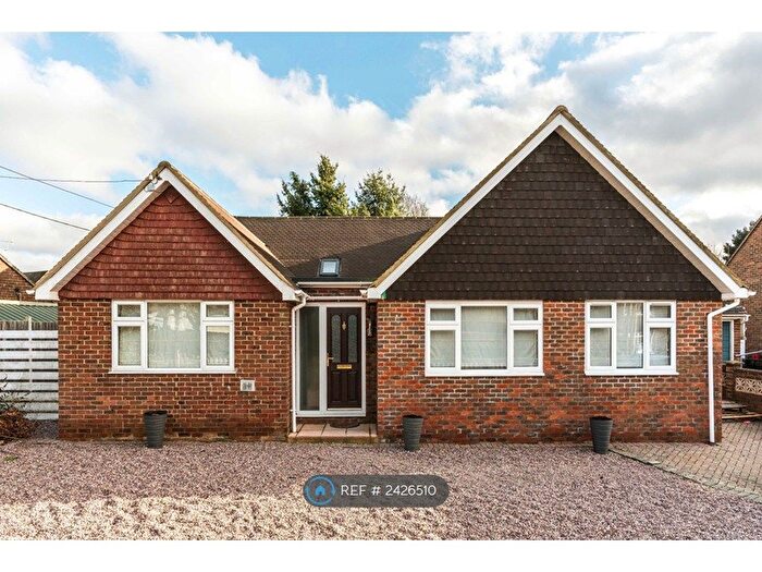 Studio To Rent In Park Road, Smallfield, Horley, RH6