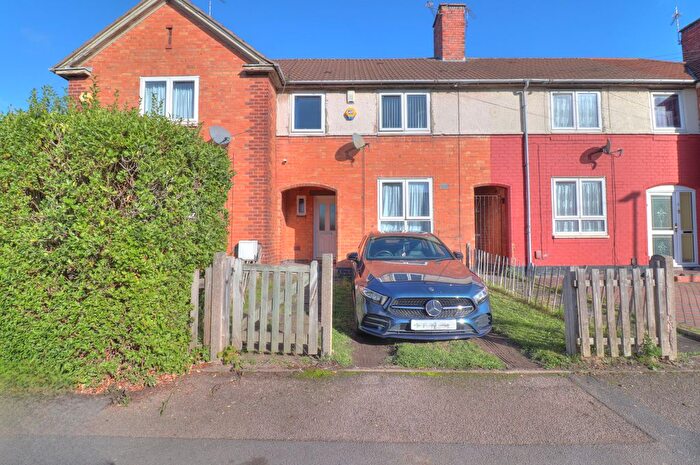 3 Bedroom Town House For Sale In Carpe Road, Leicester, LE4