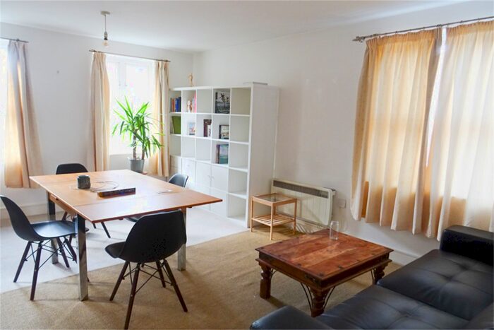 2 Bedroom Flat To Rent In Buckfast Street, London, E2