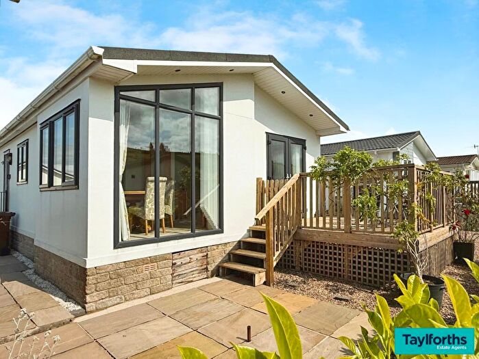 2 Bedroom Park Home For Sale In Dales View Park, Salterforth, BB18