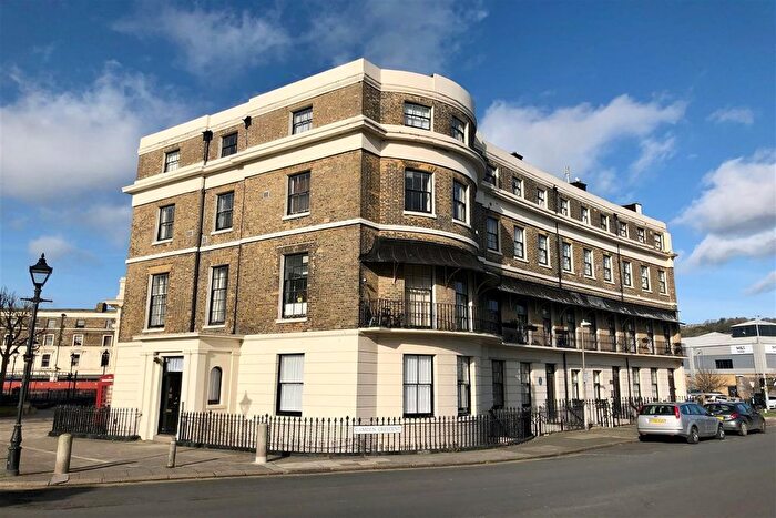 2 Bedroom Flat To Rent In Charter House, Camden Crescent, CT16