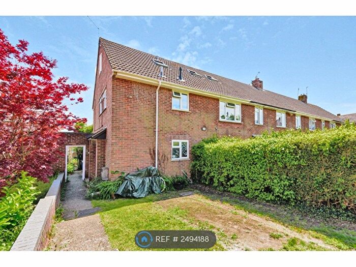 3 Bedroom Maisonette To Rent In Trussell Close, Winchester, SO22