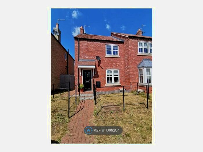 2 Bedroom Semi-Detached House To Rent In Jarrow Court, Gainsborough, DN21