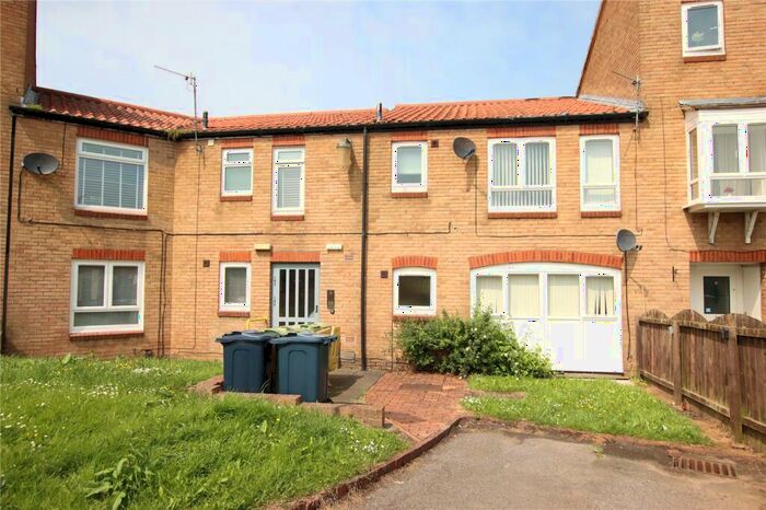 2 Bedroom Flat To Rent In Cherwell, Washington, Tyne And Wear, NE37