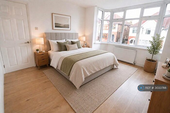 3 Bedroom Semi-Detached House To Rent In Strathmore Avenue, Luton, LU1