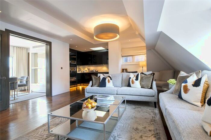 3 Bedroom Flat To Rent In Duke Street, Mayfair, London, W1K
