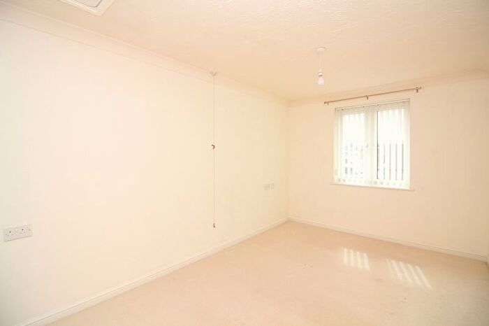 1 Bedroom Property To Rent In Victoria Court, Victoria Avenue, Chard, Somerset, TA20