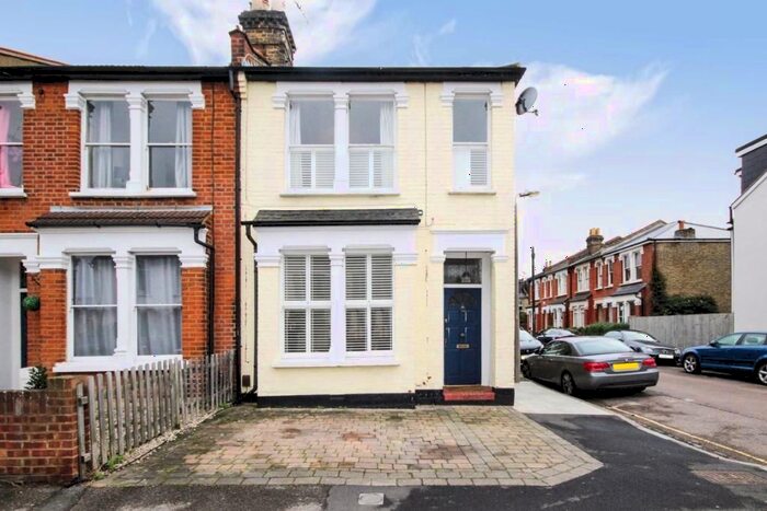3 Bedroom End Of Terrace House To Rent In Lion Road, Twickenham, TW1