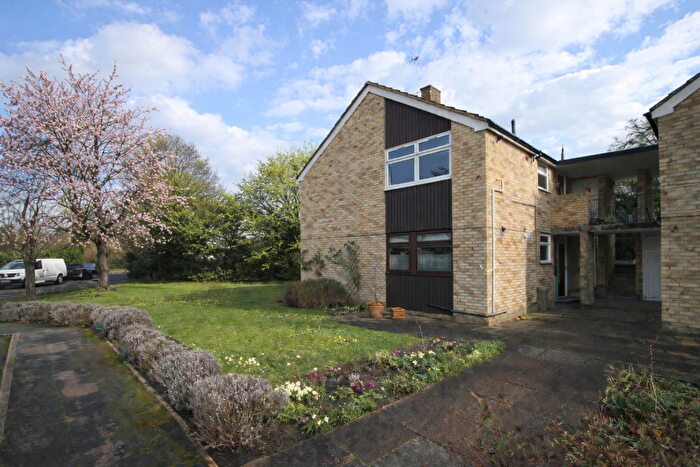 2 Bedroom Apartment To Rent In Balquhain Close, Ashtead, KT21