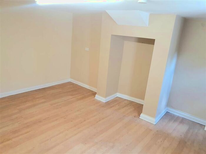 1 Bedroom Studio To Rent In Moorbottom Road, Huddersfield, HD1