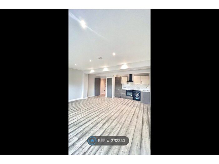 2 Bedroom Flat To Rent In Cuthbert Bank Road, Sheffield, S6