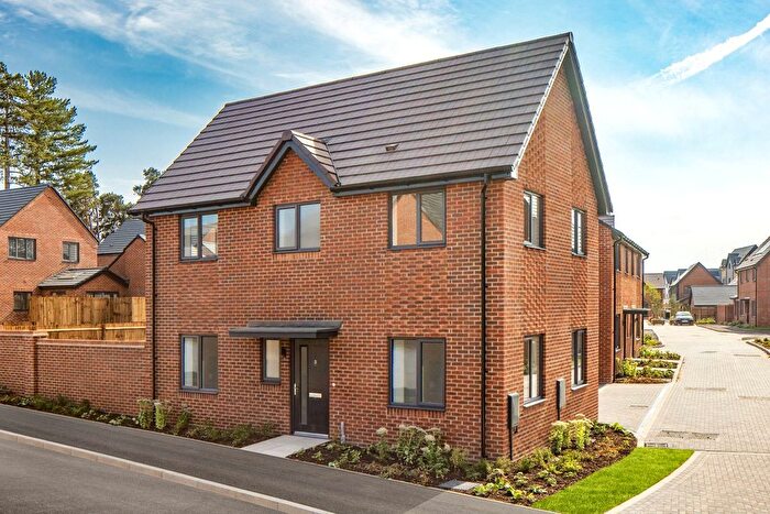 3 Bedroom Detached House For Sale In Oulton Lane, Crowthorne, Berkshire, RG45