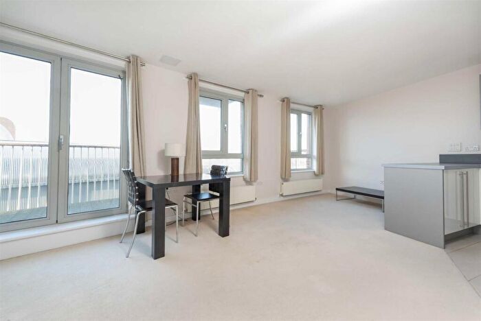 1 Bedroom Flat To Rent In Eden Grove, Holloway, N7