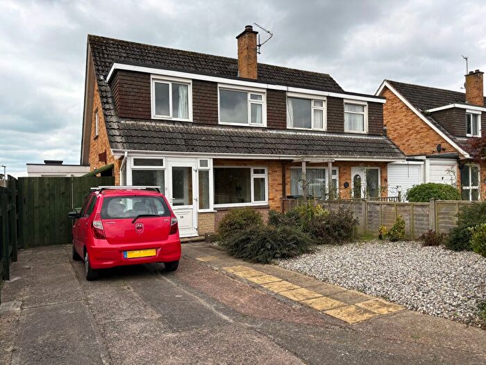 4 Bedroom End Of Terrace House To Rent In Elmwood Crescent, Dawlish, Devon, EX7