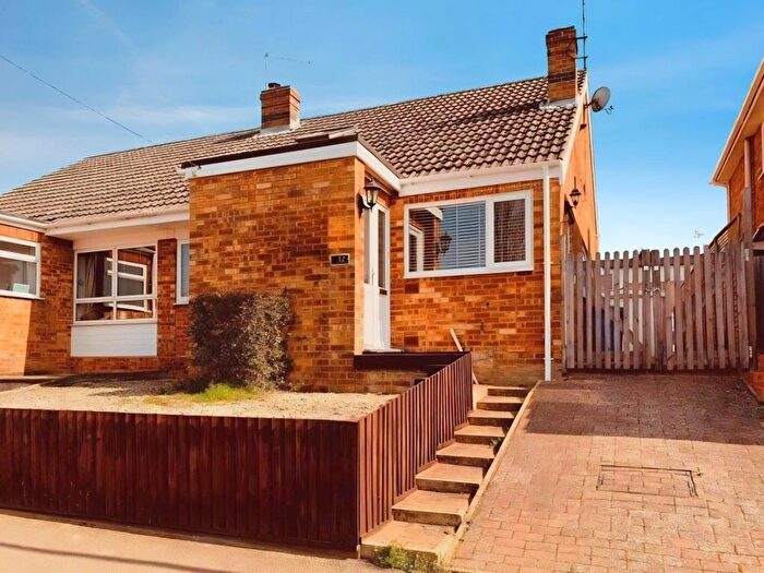 3 Bedroom Semi-Detached Bungalow To Rent In Bodicote, Oxfordshire, OX15