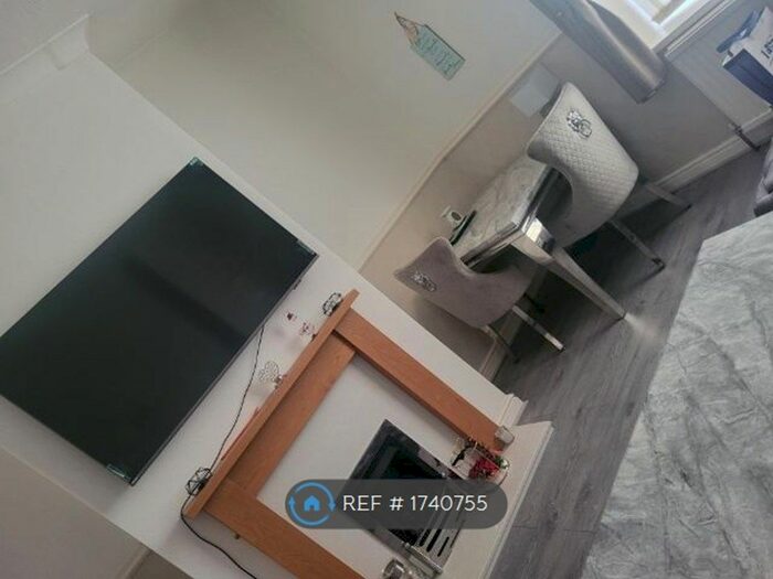 2 Bedroom Terraced House To Rent In Russell Street, Dewsbury, WF13