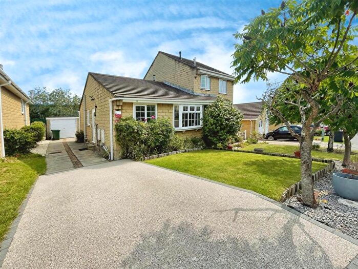 2 Bedroom Semi-Detached Bungalow For Sale In Stonecroft Bradford, BD2