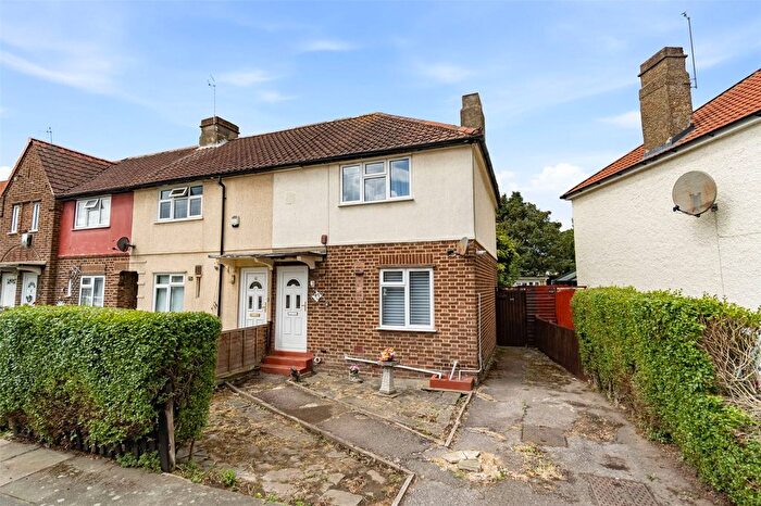 2 Bedroom End Terrace House For Sale In Warburton Road, Twickenham, TW2