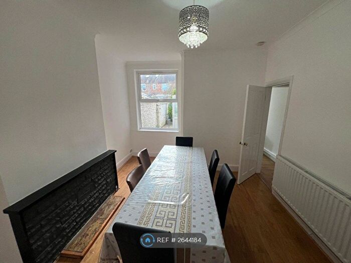 3 Bedroom Terraced House To Rent In Southampton Road, Northampton, NN4