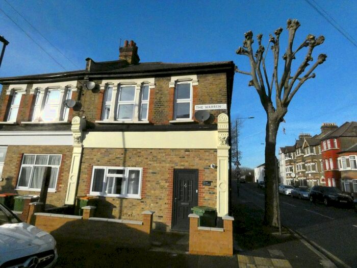 2 Bedroom Flat To Rent In Rabbits Road, London, E12
